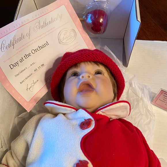 Lee Middleton Doll Day at the Orchard - Picture 4 of 11